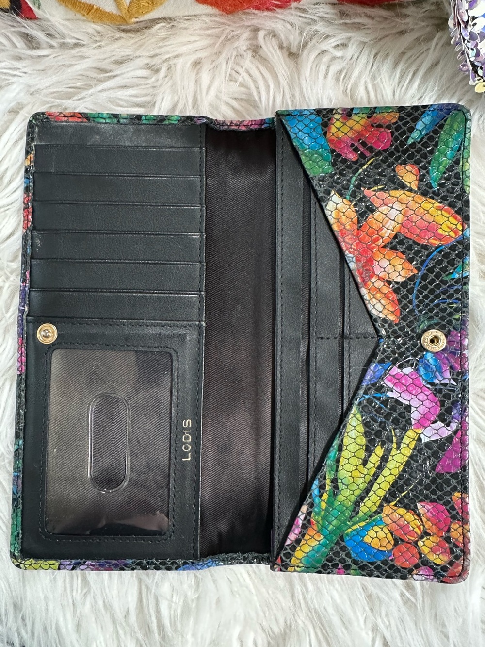Lodis • Tropical Floral Textured Bi-Fold Wallet - Picture 14 of 14